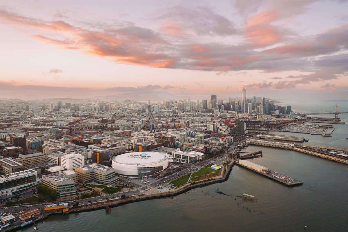 Vue aérienne du Chase Center, salle des Golden State Warriors